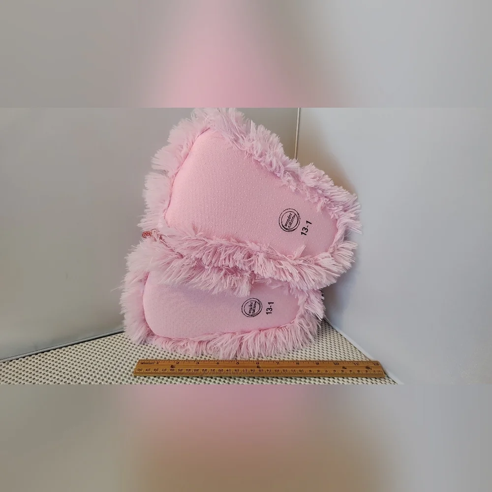 Wonder Nation Little Girl Size 13/1 Monster Claw Slippers Pink Plush NWT